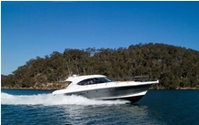 The new Riviera 5000 Sport Yacht with Zeus drives