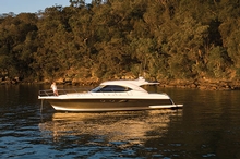 The Riviera 5000 Sport Yacht with Zeus will have its US debut at Fort Lauderdale International Boat Show