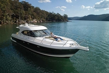 Relax on board the 5000 Sport Yacht