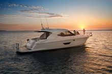 From the popular Sport Yacht range is the sleek 4400 Sport Yacht which will also be on display at Miami