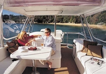 The spacious flybridge has uniterrupted 360 degree views