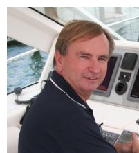 Steve Domigan from R Marine NZ receives an Awesome Service Award