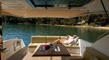 The option of an aft facing lounge in the cockpit is another innovative feature
