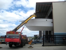 The 75 hull was lifted out of the mold using a 30 tonne and 50 tonne crane