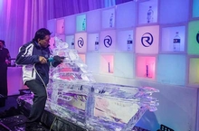 Riviera boat builder Jesse Paler carves the new 50 Flybridge from a block of ice at the IceBar Festival Gala Dinner
